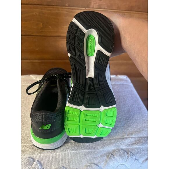 New Balance Kid's 680 V6 Lace-up Shoe, Magnet/Vibrant Spring/Black Sz 3.5 - Picture 4 of 9